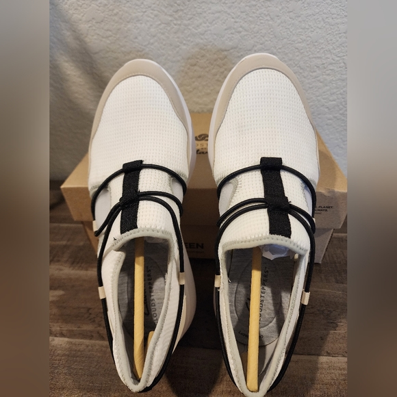 Clarks Cloudsteppers Ezera Skip Slip-On Sneaker - Women's 8.5 - Picture 3 of 11